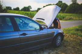 Haga una revisión básica de su auto antes de salir